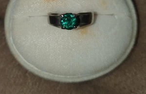 VINTAGE STERLING SILVER RING WITH EMERALD UNUSED - Picture 1 of 8