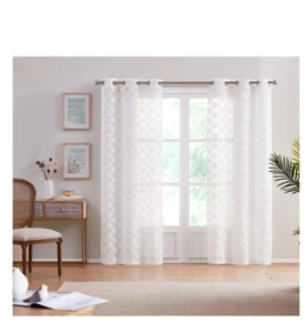 Katie weiß halbtransparent 3D Rautenstruktur bestickt transparent 76 Zoll B x 84 Zoll - Bild 1 von 1
