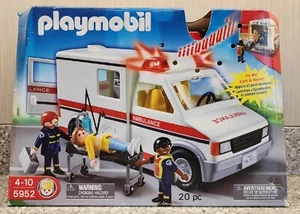 Playmobil Krankenwagen 5952 20 Teile Licht Sound 2010 Geobra versiegelt  - Bild 1 von 8
