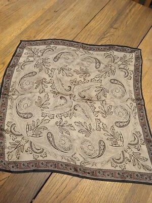 Jones New York Bufanda Floral Marrón, Elegante Cachemira. 100% seda 21 pulgadas Foto 1 de 4