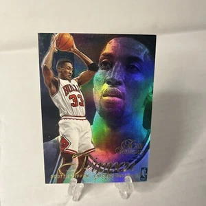 1997 Flair Scottie Pippen Row 2 Seat 27 Section 1 Grace Chicago Bulls Refractor - Picture 1 of 2