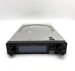 Transceptor de banda de aire VHF montaje en panel Icom IC-A220 (usado) - Imagen 1 de 5
