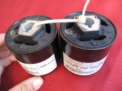 Juego de 2 pares de bujes delanteros para brazo de control 31126769715 OEM BMW E53 X5 Foto 1 de 4