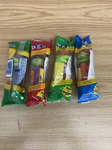 SET 4 DISPENSER PEZ TEENAGE MUTANT NINJA TURLES (TMNT) - Foto 1 di 4