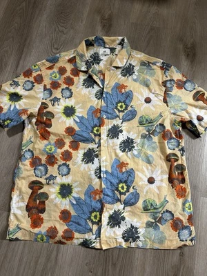 H&M Men's Button-Up Relaxed Fit Shirt, Size XXL, Floral Design Yellow - Image 1 of 4