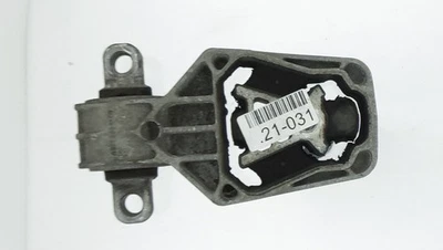 Soporte pendular inferior mercedes-benz cla250 2014-2020 246-240-12-09 Foto 1 de 4