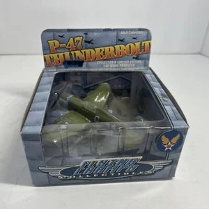 1999 FLYING CHAMPS COLLECTIBLES 1:72 P-47 THUNDERBOLT LIMITED EDITION - Picture 1 of 6