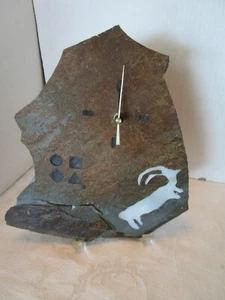 Reloj de pared artesanal de pizarra de piedra natural antílope firmado 11,50"" asimétrico - Imagen 1 de 9