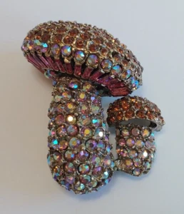 FABULOUS LARGE VINTAGE DIMENSIONAL AB AND TOPAZ RHINESTONE MUSHROOM FUR CLIP* - Picture 1 of 6