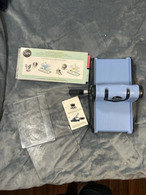 Sizzix Big Shot Big Kick Die Cutting Machine Incomplete~comes w/everything Shown - Image 1 of 4