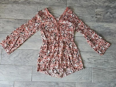 Pantalones Cortos Para Mujer En Crema Mameluco Talla Mediana Estampado Hojas de Árbol Multicolor Foto 1 de 4