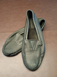 Size 8.5 Women's Minnetonka Venetian Moccasins Black Gales 610V - Picture 1 of 8