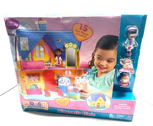 Disney Doc McStuffins Diagnose Klinik Neu in Verpackung versiegelt 15 Stck. 2014 Lambie Hallie Set - Bild 1 von 2