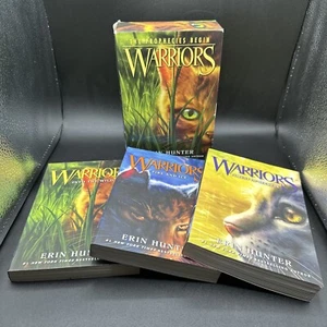 Warriors Boxed Book Set Of 3 Into the Wild Fire and Ice Forest of Secrets Books - Imagen 1 de 5