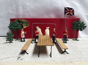 Dorset Set #303 “Line Infantry Relaxing” 4 Metal Glossy Figures & Accessories - Picture 1 of 2
