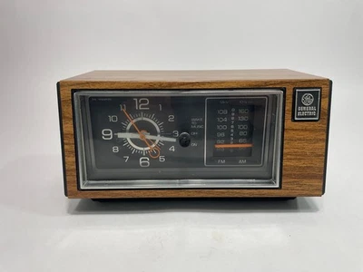 Reloj despertador General Electric vintage 7-4553D radio AM/FM reloj despertador leer Foto 1 de 4