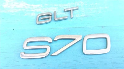 98 99 00 VOLVO S70 GLT 后轨门盖铬刺绣标志徽章二手原始设备制造商  — 第 1/4 张图片