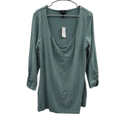 Top largo alto Sally nuevo con etiquetas a lunares para mujer talla grande blanco salvia cuello corazón Foto 1 de 4