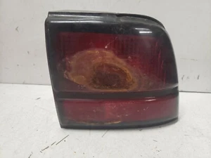 1993 Chevrolet cavalier rh tail light w/light socket - Picture 1 of 7