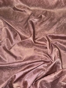 1 mtr zweifarbiger babyrosa Paisley Jacquard-Stoff mit Selbstdruck. 58 "breit (147 cm) - Bild 1 von 3