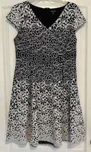 Alexa B Dress Women’s Size 14 Black and White Floral V-neck Knee Length - Picture 1 of 7