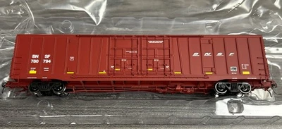 BLMA Models HO #53069 Bx-166 60’ Beer Car BNSF (Powerbar Logo) #780794 NOS! - Image 1 of 4