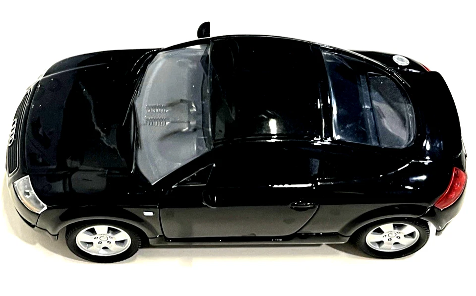 Welly 1/24 No.2073 Audi TT Black Model Car - Image 1 of 4