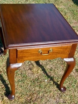 Mesa auxiliar de caoba vintage HENKEL-HARRIS 1 cajón Queen Anne #5412 Foto 1 de 4