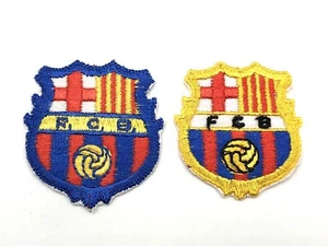 ESCUDO FC BARCELONA ANTIGUO PARCHE BORDADO 1980’s FUTBOL BADGE - Imagen 1 de 6