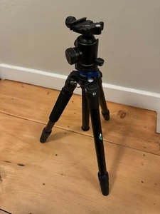 Benro TMA28A Mach3 Mach 3 Aluminum Tripod w/ Case and B2 Ball Head LEVEL BROKEN - Picture 1 of 9