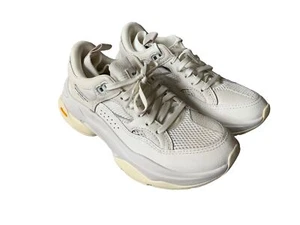 TOTALMENTE NUEVAS - Zapatillas blancas para mujer Brandblack Saga 130 OG - W429 BB - Precio de venta sugerido por el fabricante $248 - Imagen 1 de 4