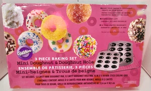 New Wilton Doughnut & Doughnut Hole 3 Piece Baking Set #2105-4312 - Picture 1 of 4