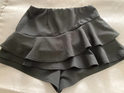 Ladies, New Look, Black frilled Skort - UK Size 8 - VGC - Image 1 of 4