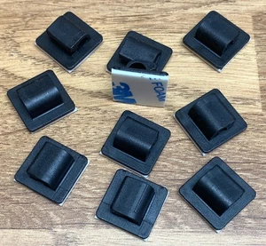10x SCHWARZ SELBSTKLEBENDE NYLON KABEL CLIPS GRÖSSE KLEIN 16mm x 16mm FÜR 6mm KABEL - Bild 1 von 2
