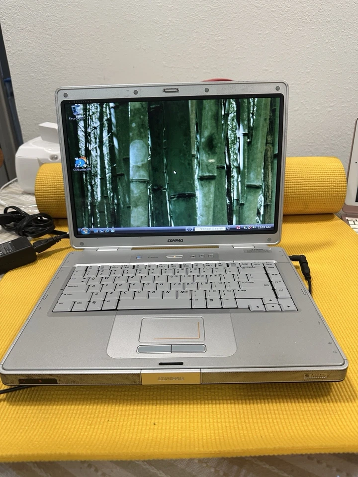 Compaq Presario C500 Intel 1,73 GHz 1 GB RAM 40 GB HDD Foto 1 de 4