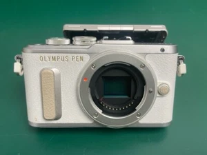 Olympus Pen E-PL8 16.1MP Digital Camera Body White (EZ5001458) - Picture 1 of 3