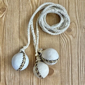 Bolas Gaucho Cuero de Vaca Genuino Bolas Vaquero Caza Vaca Argentina  - Imagen 1 de 9