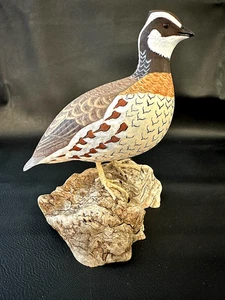 VTG. 2000 ORLYNN & MARY ELOMEN SIGNED HAND CARVED & PAINTED QUAIL BIRD CARVING - Afbeelding 1 van 9