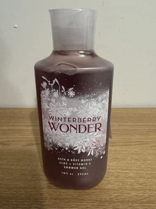 Gel de ducha Bath And Body Works Winterberry Wonder Aloe + vitamina E 10 oz nuevo - Imagen 1 de 3