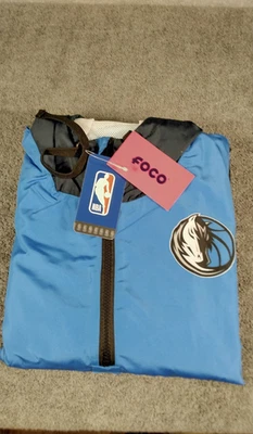 Dallas Mavericks NBA FOCO Hombres Chaqueta con Capucha Talla S Azul Calentamiento Cortavientos Nuevo con Etiquetas Foto 1 de 3