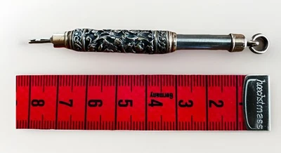 Ancien Porte Mine Bijou Pendentif Argent et Laiton rétractable - Chatelaine XIXè - Photo 1/4