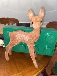Vintage Kunststoff gefilzt beflockt Baby Hirsch Herzstück Urlaub Dekor 16,5" hoch - Bild 1 von 3