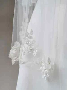 Bloomington Ivory Two Tier CHAPEL Length Wedding Veil - Floral Motifs RRP £114 - Picture 1 of 3