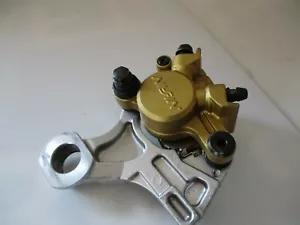 Bremssattel Hinterrad NISSIN + Träger Honda CBR 900 RR SC44 2000-2001 - Picture 1 of 4