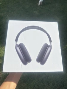 Black AirPod Maxes - Photo 1 sur 19