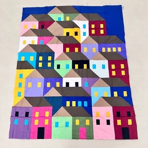 The Houses on the Hill Baby Quilt Top 41x49" zusammengesetzt ~ BABY/BETT/Wand Dekor - Bild 1 von 4