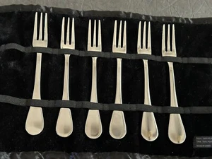 New In Pouch Cambridge Silver Smith 6 Cocktail Forks “CHARM” - Picture 1 of 2