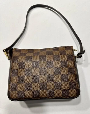 100% Authentic Louis Vuitton Pochette - Image 1 of 4
