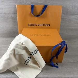 Louis Vuitton Grande Caja de Regalo Vacía con Polvo, Bolsa de Compras 11.5” x 10.5” x 5.5” - Imagen 1 de 19