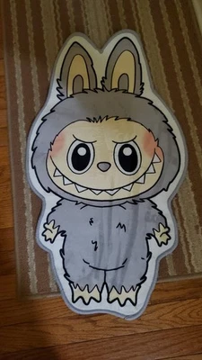 Alfombra de baño decorativa hecha a mano gris suave Labubu alfombra decorativa Foto 1 de 4